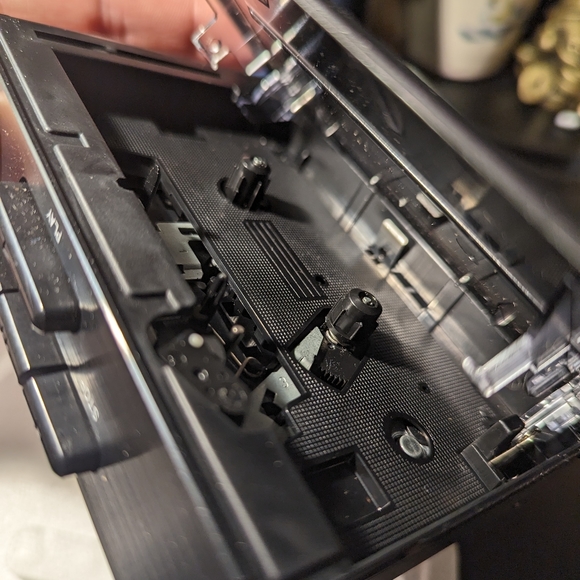 Toshiba KT-4019 Cassette Player - Picture 5 of 10